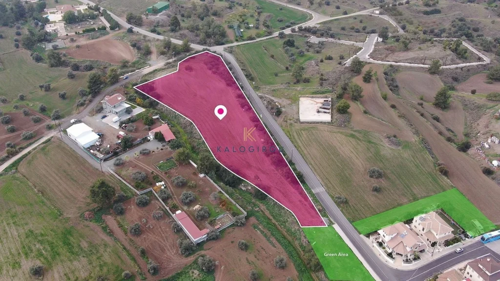 10,074m² Plot for Sale in Sia, Nicosia District