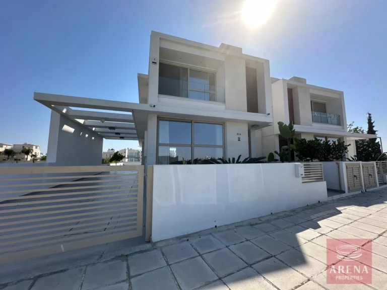 4 Bedroom House for Sale in Livadia Larnakas, Larnaca District