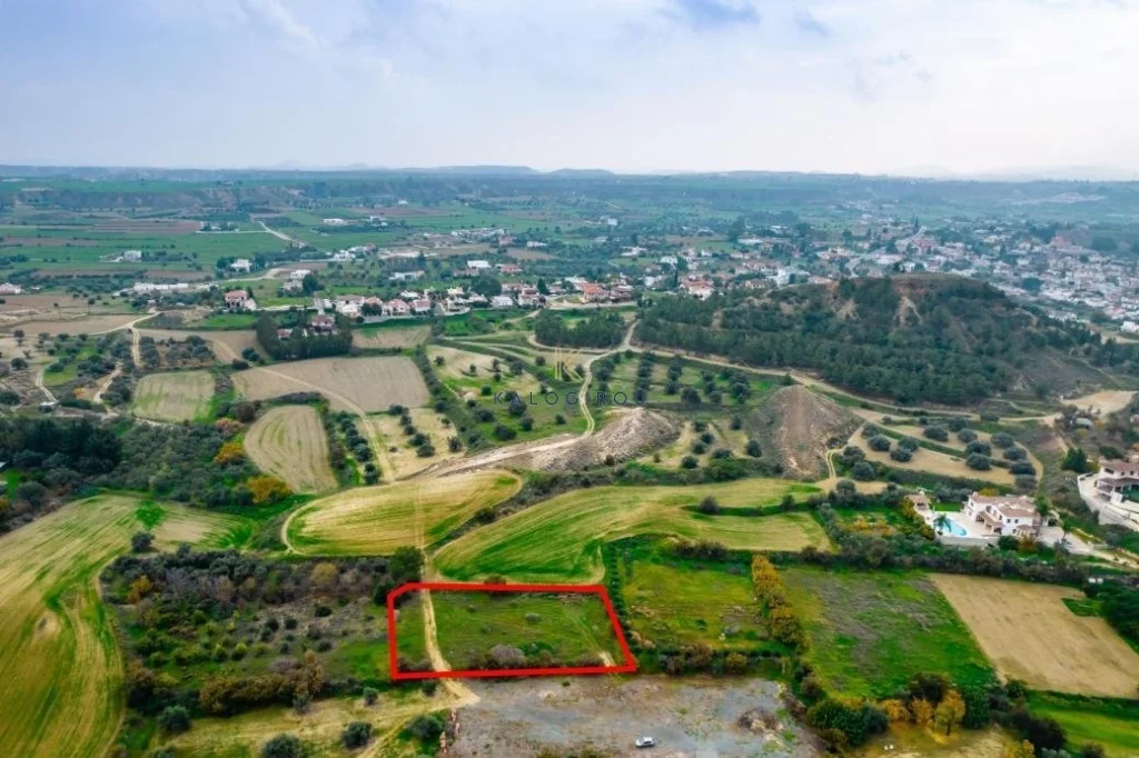 2,007m² Plot for Sale in Pera, Nicosia District