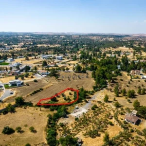 1,688m² Plot for Sale in Lythrodontas, Nicosia District