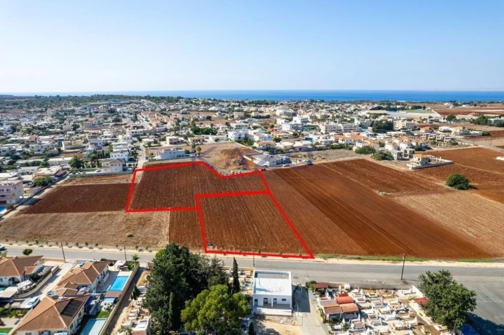 9,697m² Plot for Sale in Xylofagou, Larnaca District