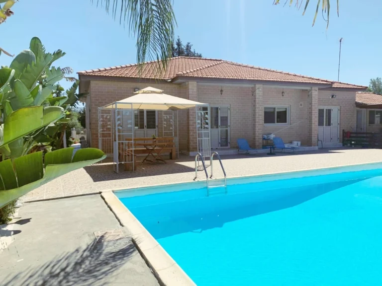 4 Bedroom House for Sale in Polemi, Paphos District