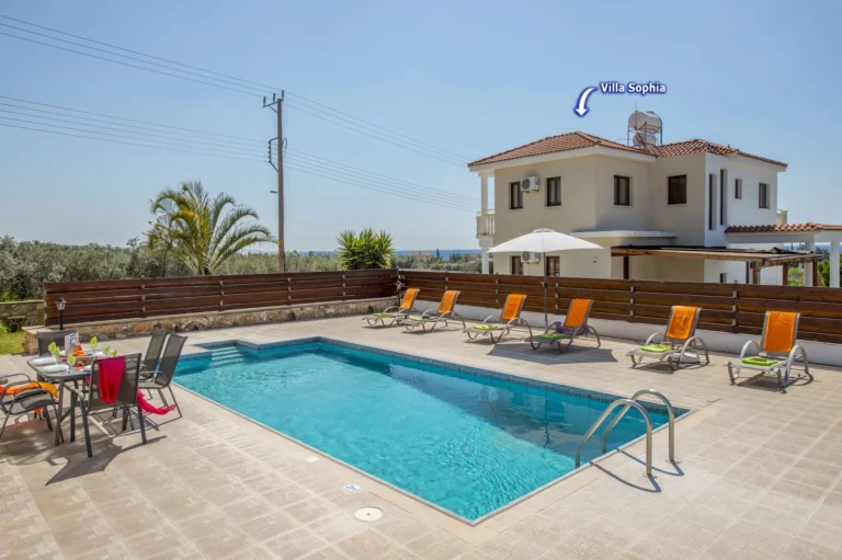 4 Bedroom House for Rent in Peyia, Paphos District