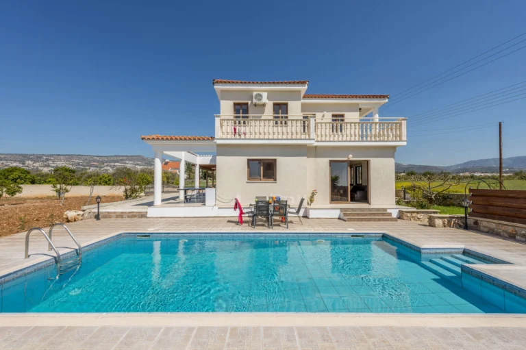 4 Bedroom House for Rent in Peyia, Paphos District