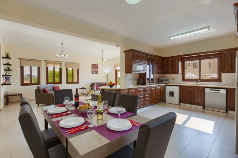 4 Bedroom House for Rent in Peyia, Paphos District