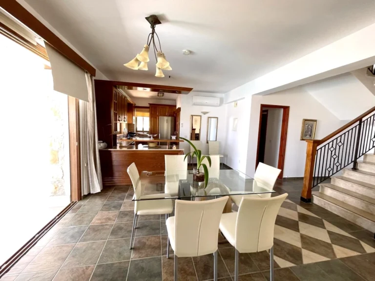 4 Bedroom House for Rent in Argaka, Paphos District
