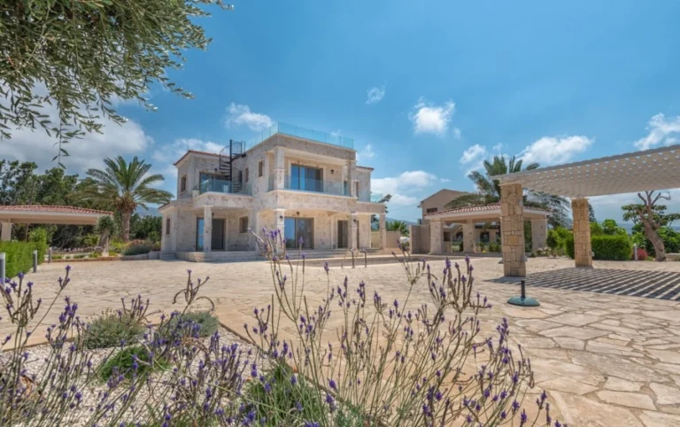 4 Bedroom House for Sale in Peyia, Paphos District