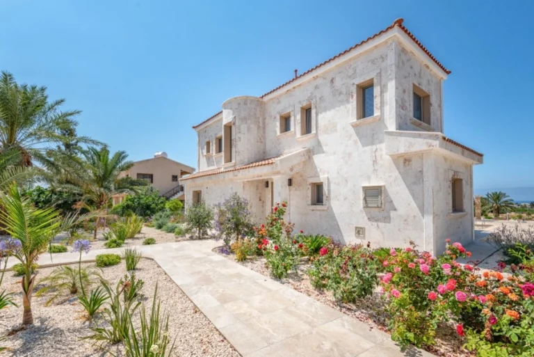 4 Bedroom House for Sale in Peyia, Paphos District