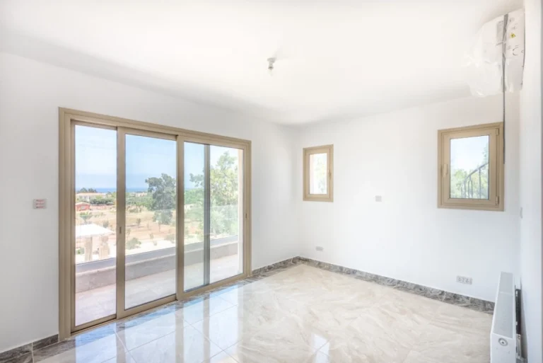 4 Bedroom House for Sale in Peyia, Paphos District