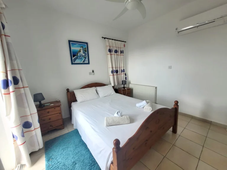 4 Bedroom House for Sale in Chlorakas, Paphos District