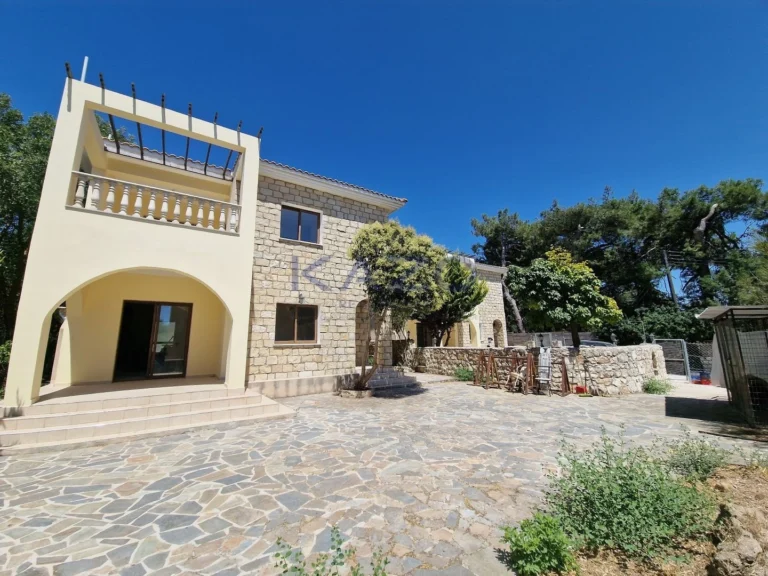 4 Bedroom House for Sale in Ineia, Paphos District