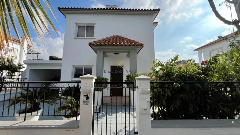 3 Bedroom House for Sale in Pervolia Larnacas