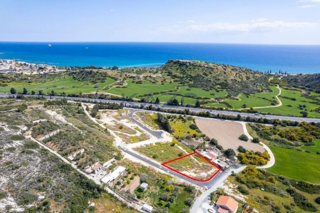 1,100m² Plot for Sale in Agios Tychonas, Limassol District