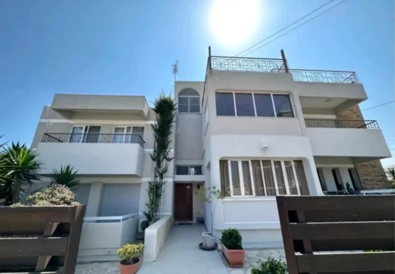 4 Bedroom Apartment for Sale in Germasogeia, Limassol District