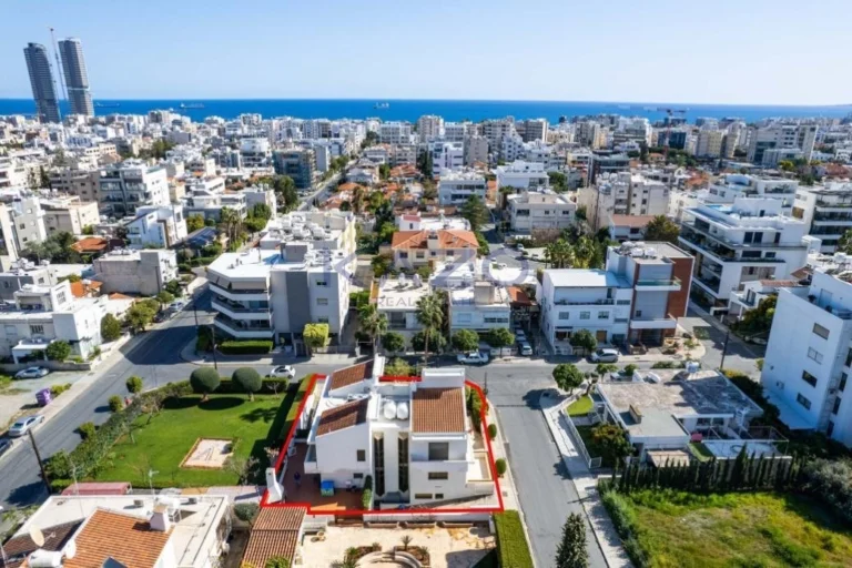 4 Bedroom House for Sale in Limassol – Agios Nektarios