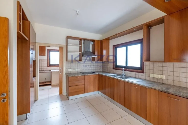 3 Bedroom House for Sale in Strovolos, Nicosia District