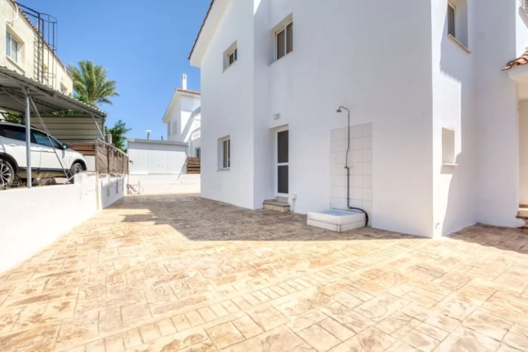 4 Bedroom House for Sale in Pernera, Famagusta District