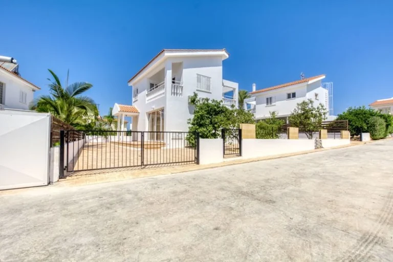 4 Bedroom House for Sale in Pernera, Famagusta District