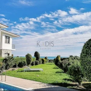 3 Bedroom House for Sale in Mazotos, Larnaca District