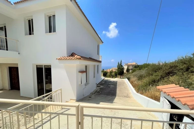 6+ Bedroom House for Sale in Tala, Paphos District