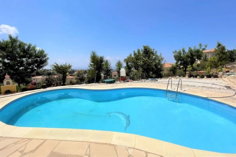 6+ Bedroom House for Sale in Tala, Paphos District