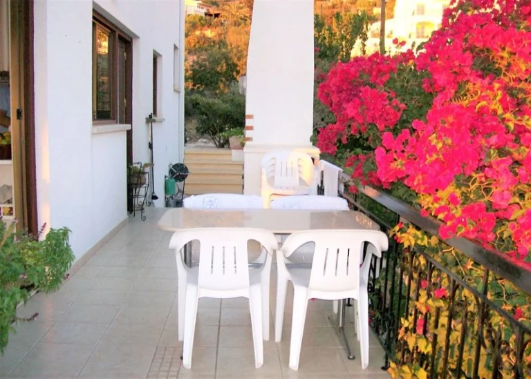 5 Bedroom House for Sale in Tala, Paphos District