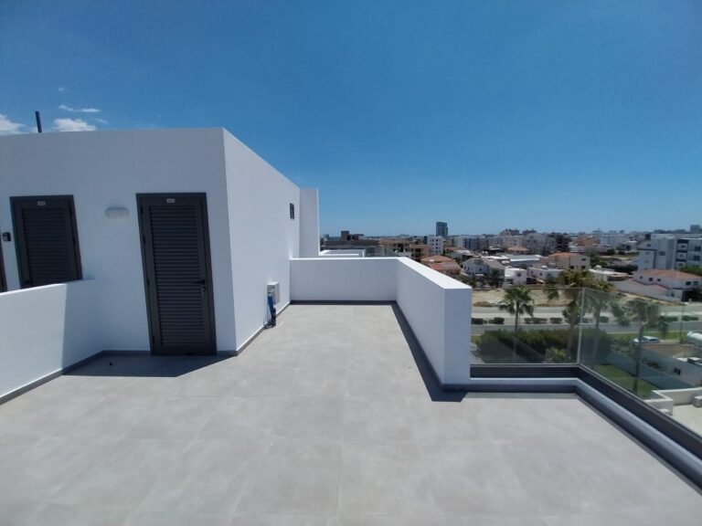 2 Bedroom Apartment for Sale in Larnaca