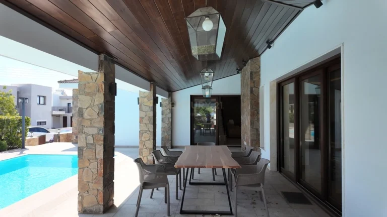 5 Bedroom House for Sale in Erimi, Limassol District