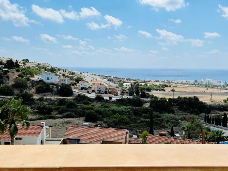 4 Bedroom House for Sale in Chlorakas, Paphos District