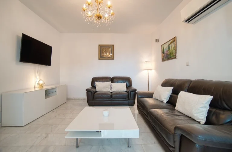 4 Bedroom House for Sale in Chlorakas, Paphos District