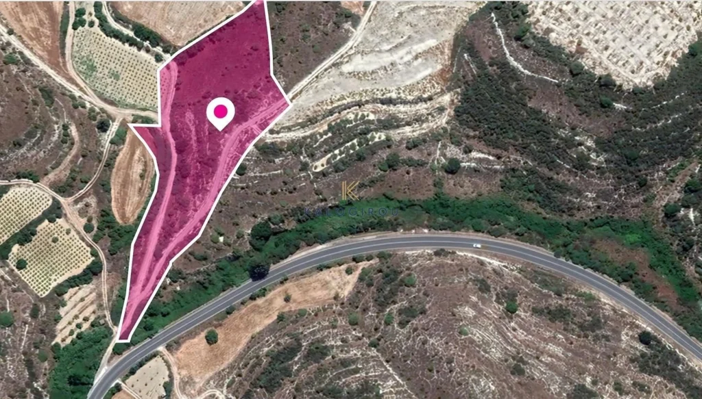 9,365m² Plot for Sale in Stroumpi, Paphos District