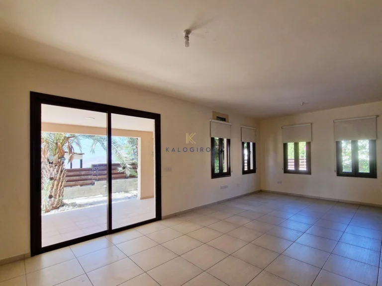 4 Bedroom House for Sale in Kynousa, Paphos District