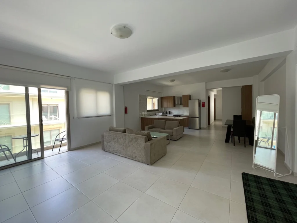 2 Bedroom Apartment for Rent in Larnaca – Finikoudes