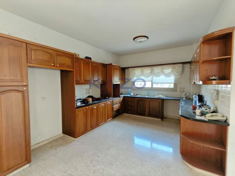 5 Bedroom House for Sale in Limassol – Agios Athanasios