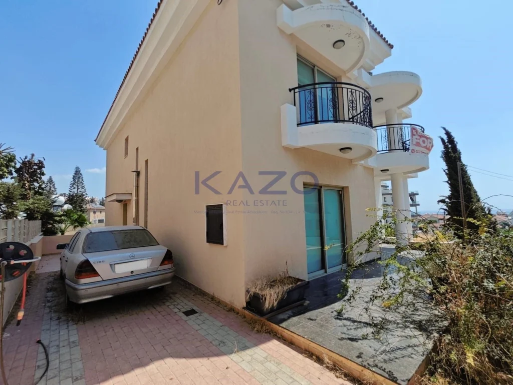 5 Bedroom House for Sale in Limassol – Agios Athanasios