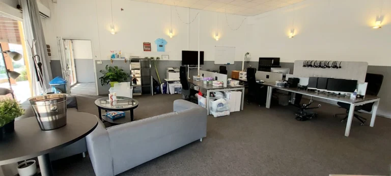 150m² Commercial for Rent in Kato Paphos