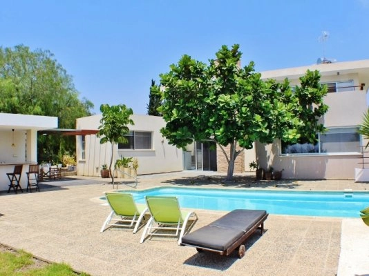 6+ Bedroom House for Rent in Paphos