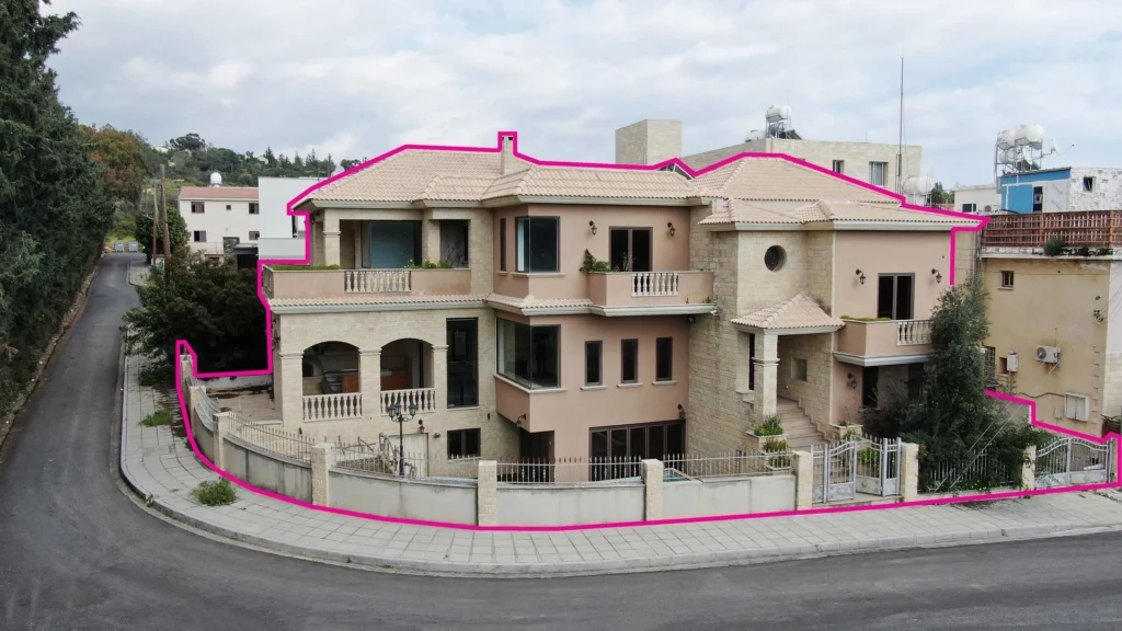 5 Bedroom House for Sale in Limassol – Ekali