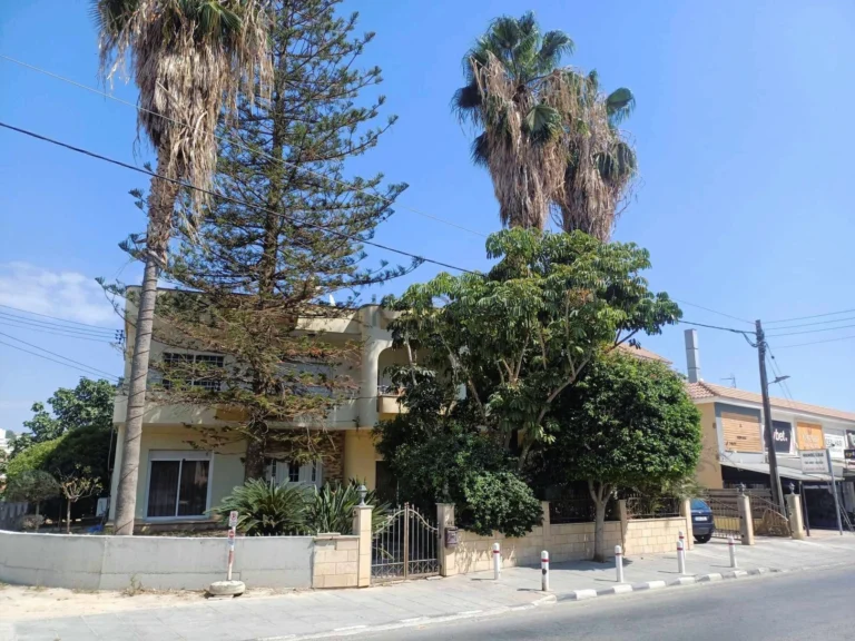 6+ Bedroom House for Sale in Limassol District