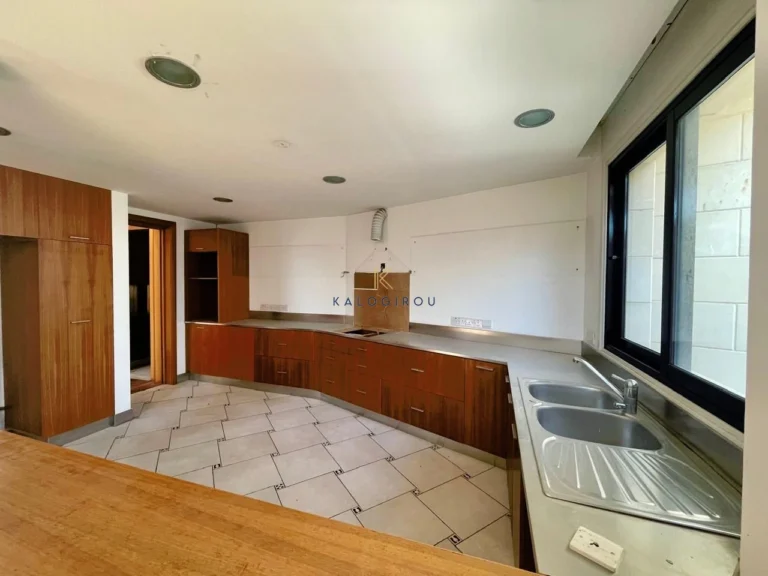 4 Bedroom House for Sale in Faneromeni, Larnaca District