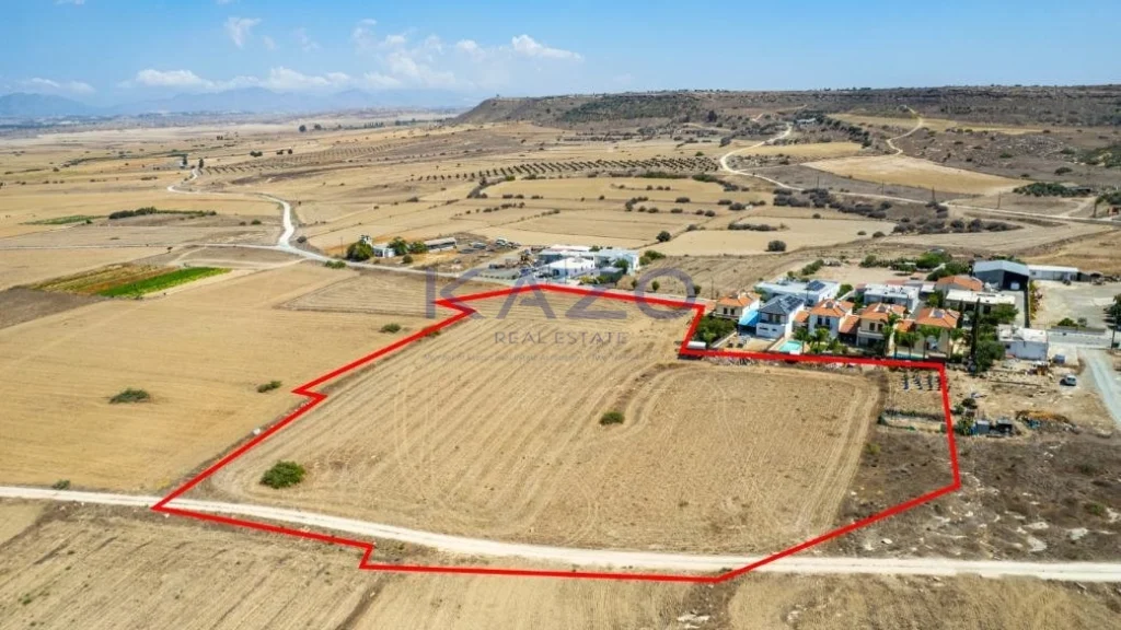 13,713m² Plot for Sale in Nicosia District