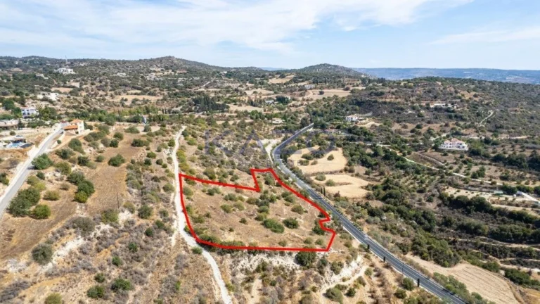 10,348m² Plot for Sale in Peristerona Pafou, Paphos District