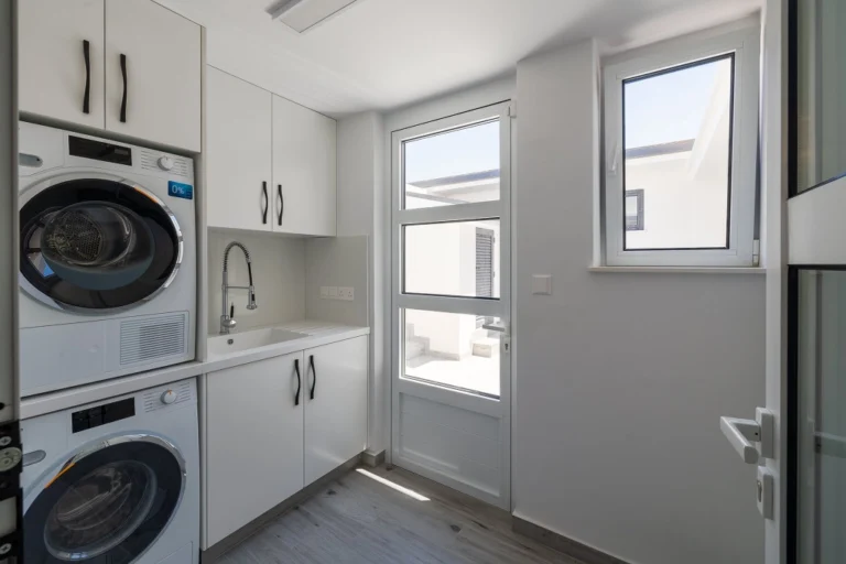 5 Bedroom House for Sale in Kissonerga, Paphos District