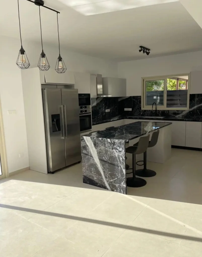 5 Bedroom House for Sale in Agios Tychonas, Limassol District