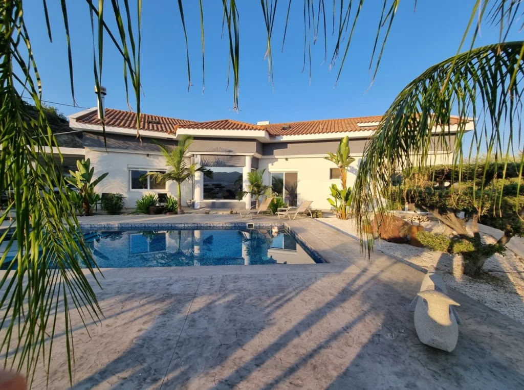 4 Bedroom House for Sale in Monagroulli, Limassol District