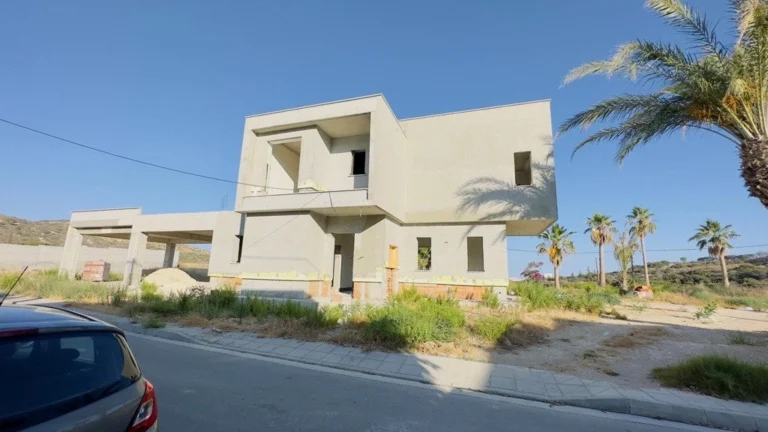 4 Bedroom House for Sale in Agios Tychonas, Limassol District