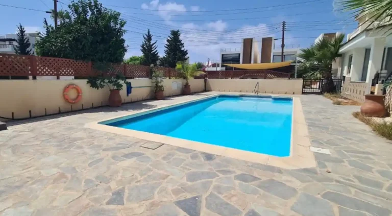 3 Bedroom House for Sale in Paphos – Universal
