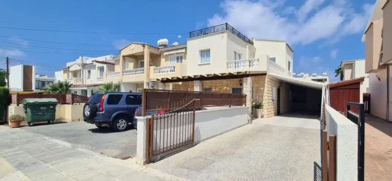 3 Bedroom House for Sale in Paphos – Universal