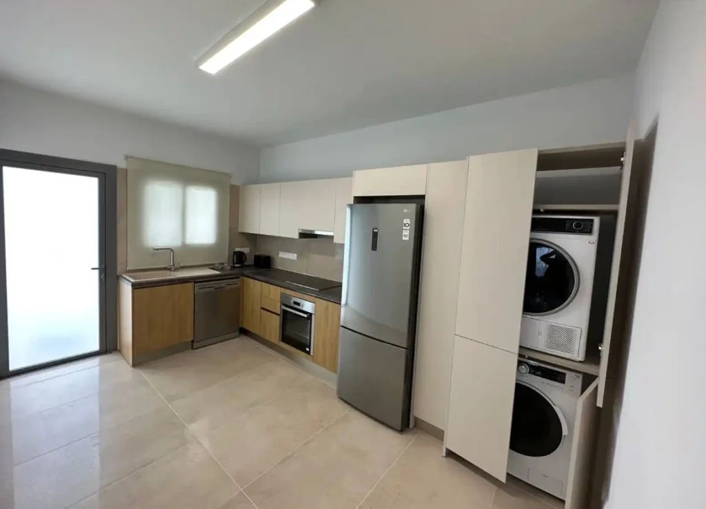 2 Bedroom Apartment for Rent in Germasogeia, Limassol District