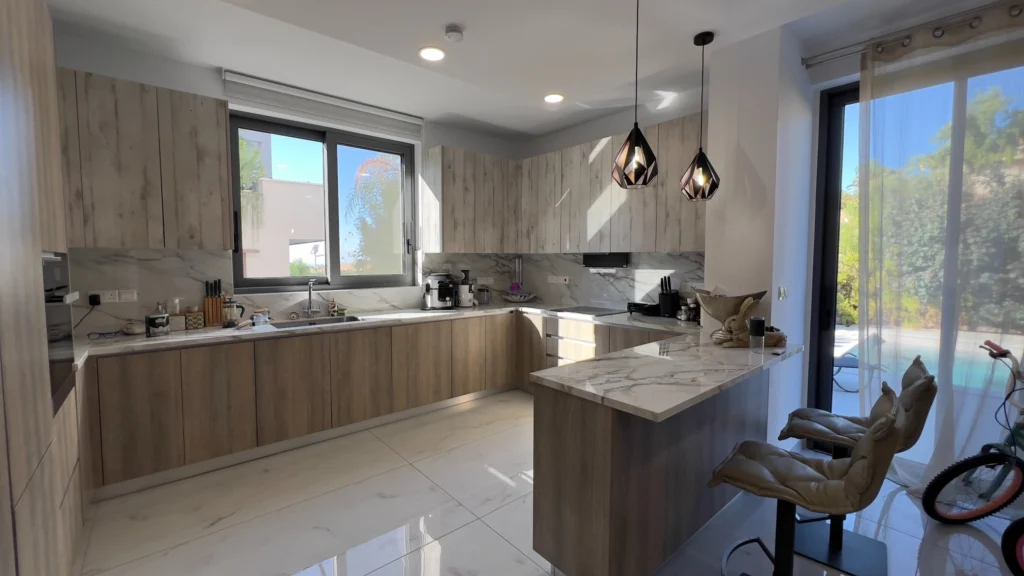 6+ Bedroom House for Sale in Germasogeia, Limassol District